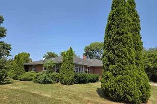 592 Donna Dr, Rockford, IL 61107 - Photo 9