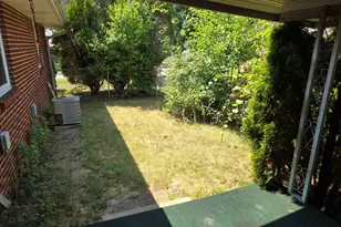 592 Donna Dr, Rockford, IL 61107 - Photo 5