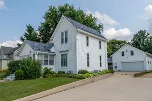 109 W Main St, Mount Morris, IL 61054 - Photo 1