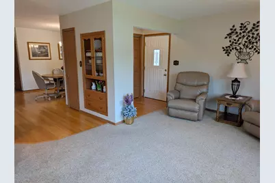 1358 Empire Court, Freeport, IL 61032 - Photo 5