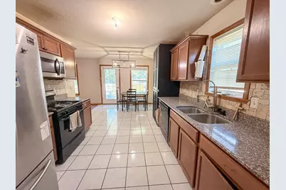 632 Larnell Lane, Rockford, IL 61101 - Photo 5