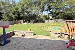 632 Larnell Ln, Rockford, IL 61101 - Photo 17