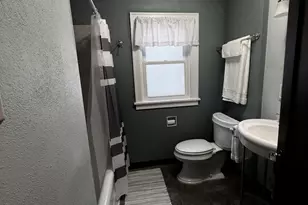 73 N Sunset Ave, Freeport, IL 61032 - Photo 11