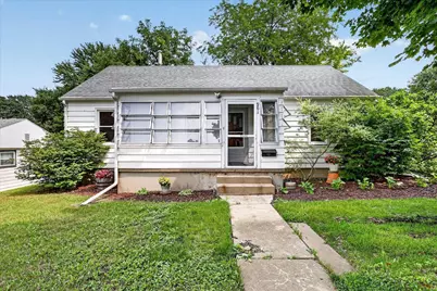961 W Jefferson Street, Freeport, IL 61032 - Photo 1