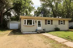 1213 Kingsley Dr, Machesney Park, IL 61115 - Photo 1