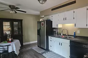 1013 Arnold Ave, Rockford, IL 61108 - Photo 11