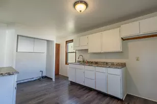 505 Hayes St, South Beloit, IL 61080 - Photo 9