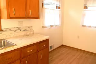 1824 Crestwood Ave, Rockford, IL 61103 - Photo 7
