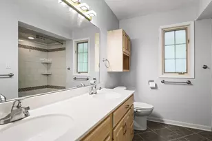 1718 Jacoby Pl, Rockford, IL 61107 - Photo 37