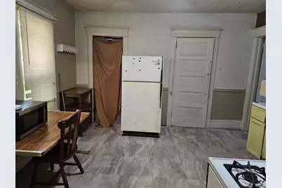 210 S 6th Street, Rockford, IL 61104 - Photo 5