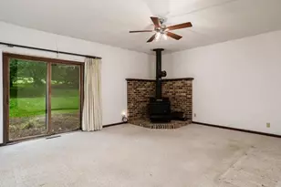 6335 Durness Dr, Caledonia, IL 61011 - Photo 11