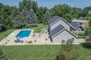 20775 Hickory Hills Rd, Sterling, IL 61081 - Photo 5