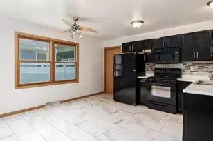 2951 16th St, Rockford, IL 61109 - Photo 9