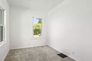 655 W Clark St, Freeport, IL 61046 - Photo 19