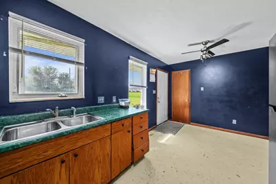 2402 Rockwell Street, Rockford, IL 61102 - Photo 9