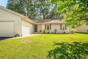 7733 Edwin Ln, Loves Park, IL 61111 - Photo 5
