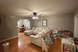 1010 W McKinley Rd, Ottawa, IL 61350 - Photo 3