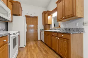 248 Nelson Pkwy, Cherry Valley, IL 61016 - Photo 7