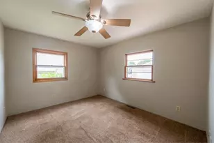 539 Central Ave, Genoa, IL 60135 - Photo 17
