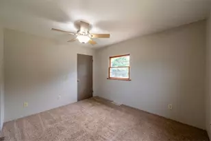 539 Central Ave, Genoa, IL 60135 - Photo 11