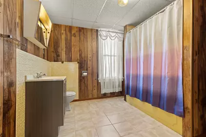 838 N 1st St, Rockford, IL 61107 - Photo 9