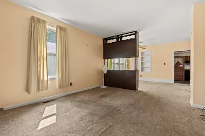 838 N 1st St, Rockford, IL 61107 - Photo 7