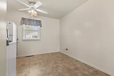 2013 Evans Avenue, Loves Park, IL 61111 - Photo 5
