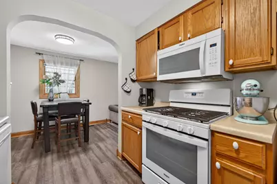 415 S Genoa Street, Genoa, IL 60135 - Photo 7