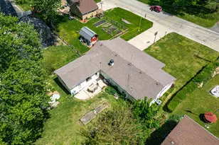415 S Genoa St, Genoa, IL 60135 - Photo 3