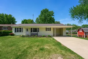 415 S Genoa St, Genoa, IL 60135 - Photo 25
