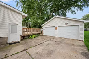 725 11th St, Dekalb, IL 60115 - Photo 25