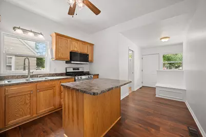 725 11th Street, Dekalb, IL 60115 - Photo 7