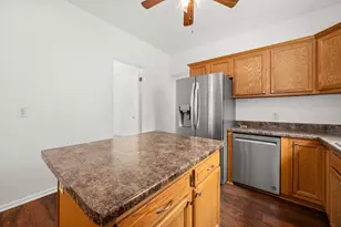 725 11th St, Dekalb, IL 60115 - Photo 9