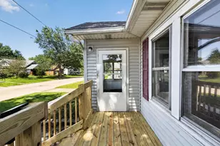 1022 13th St, Rockford, IL 61104 - Photo 3