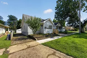 1022 13th St, Rockford, IL 61104 - Photo 5