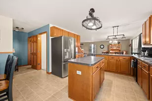 103 Evergreen Dr, Kirkland, IL 60146 - Photo 11
