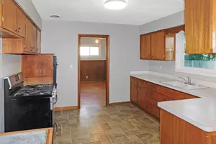519 Ravine Ave, South Beloit, IL 61080 - Photo 11