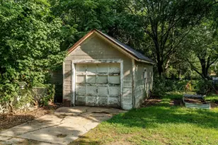 704 Irving Ave, Rockford, IL 61101 - Photo 3