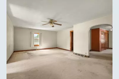 15 W Walnut Street, Cedarville, IL 61013 - Photo 9
