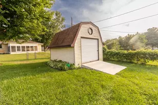 303 Hough Dr, Machesney Park, IL 61115 - Photo 29
