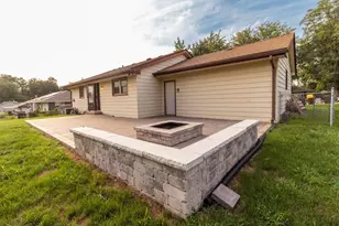 303 Hough Dr, Machesney Park, IL 61115 - Photo 33