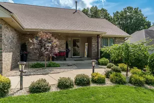 5949 Deerwood Ct, Roscoe, IL 61073 - Photo 3