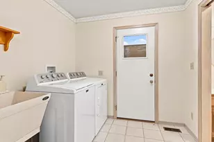 1135 W Menzemer, Elizabeth, IL 61028 - Photo 17