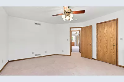1135 W Menzemer, Elizabeth, IL 61028 - Photo 21
