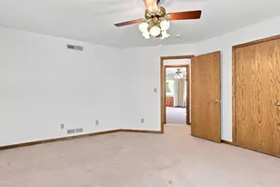 1135 W Menzemer, Elizabeth, IL 61028 - Photo 21