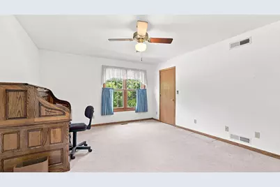 1135 W Menzemer, Elizabeth, IL 61028 - Photo 29