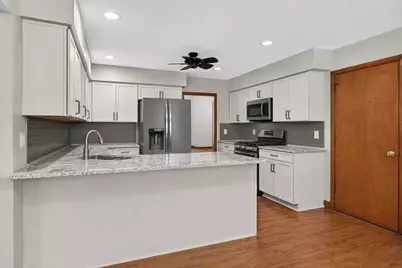 2759 Wyndamere Way, Rockford, IL 61109 - Photo 23