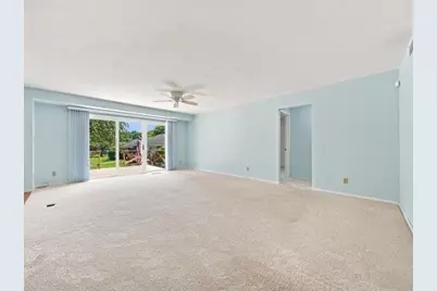 801 Quail Ridge Drive, Freeport, IL 61032 - Photo 7