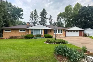 106 Superior Ave, Machesney Park, IL 61115 - Photo 1