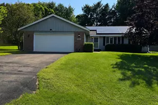 9375 Winterfield Ln, Roscoe, IL 61073 - Photo 1